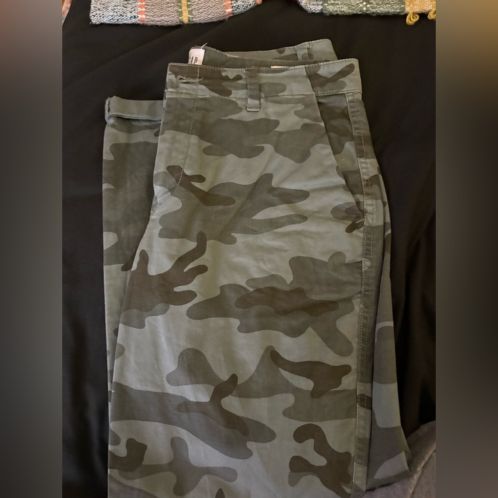 Gap khakis